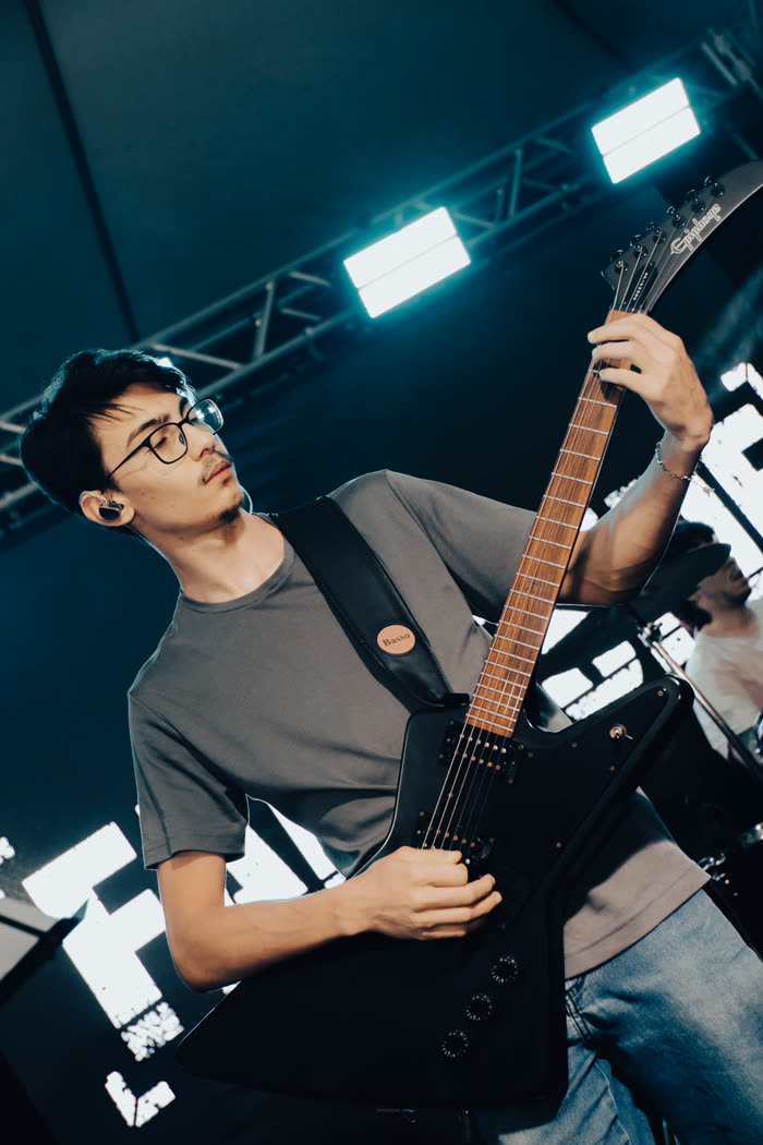 Arthur Caparelli - Guitarrista